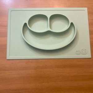 Ezpz happy mat placemat for babies/toddlers
